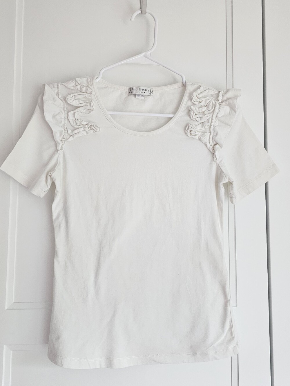 Boo Radley White Ruffle Shoulder Short Sleeve Summer Tee XS